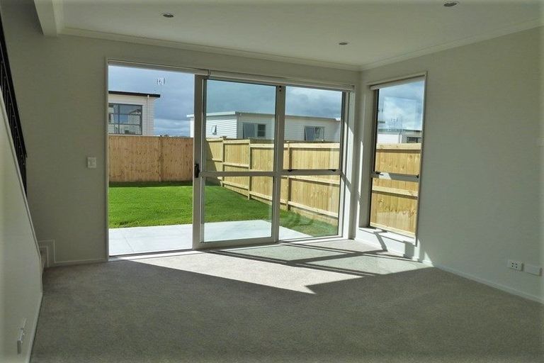 Photo of property in 24 Costa Viva Crescent, Karaka, Papakura, 2113