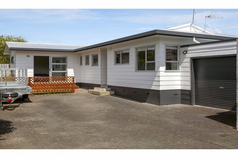 Photo of property in 2/35 Otupai Street, Two Mile Bay, Taupo, 3330