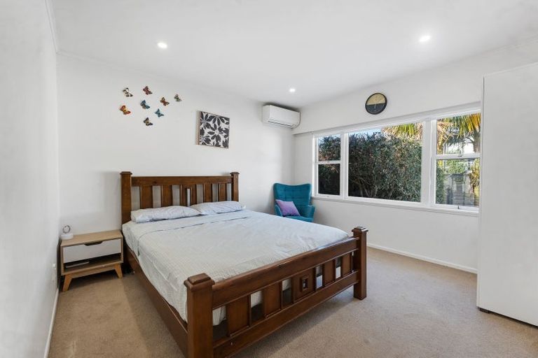 Photo of property in 8 Becroft Drive, Forrest Hill, Auckland, 0620