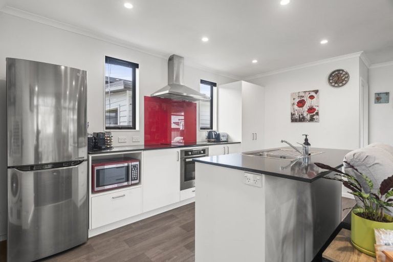 Photo of property in 54 Exeter Crescent, Takaro, Palmerston North, 4412