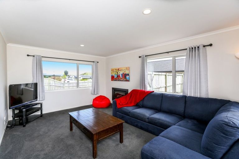 Photo of property in 14 Ryder Drive, Waiwhakaiho, New Plymouth, 4312