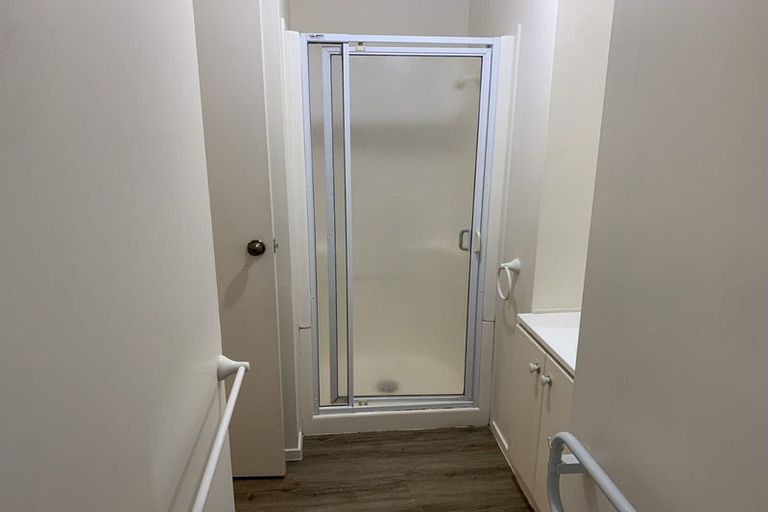 Photo of property in 1/3 Fayette Place, Te Atatu South, Auckland, 0610