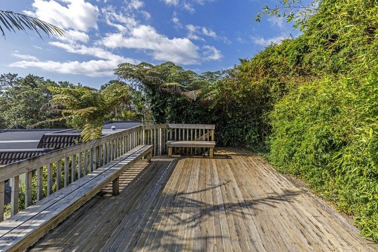 Photo of property in 4 Saddleback Rise, Murrays Bay, Auckland, 0630