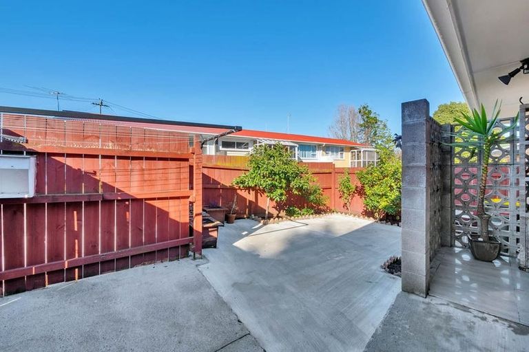 Photo of property in 2/138a Great South Road, Manurewa, Auckland, 2102