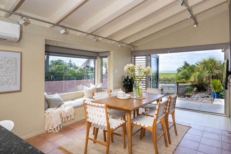 Photo of property in 14 Wellwood Terrace, Te Awanga, 4102