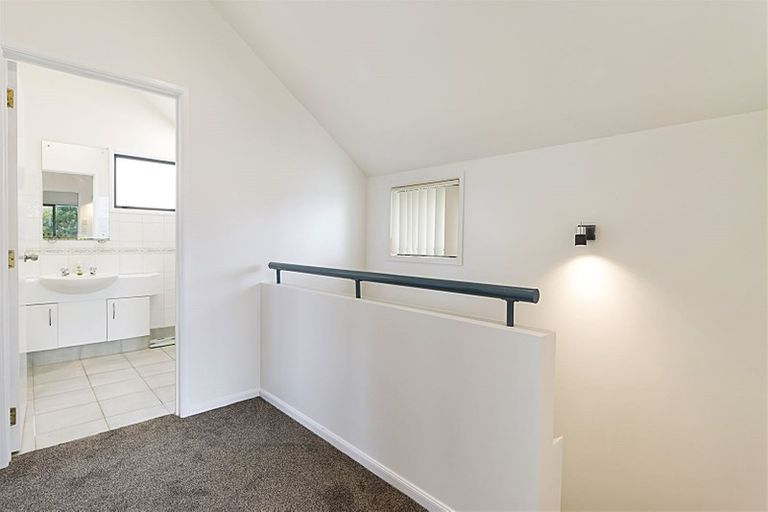 Photo of property in 10/485 Don Buck Road, Massey, Auckland, 0614
