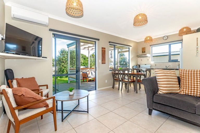 Photo of property in 13 Ratau Street, Mahia, 4198