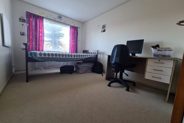 Photo of property in 2/51 Rimu Street, New Lynn, Auckland, 0600