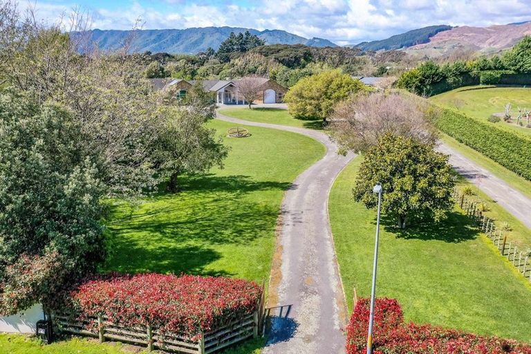 Photo of property in 39 Killalea Place, Paraparaumu, 5032
