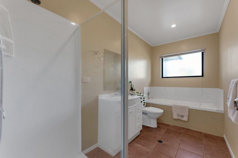 Photo of property in 338a Glengarry Road, Glen Eden, Auckland, 0602