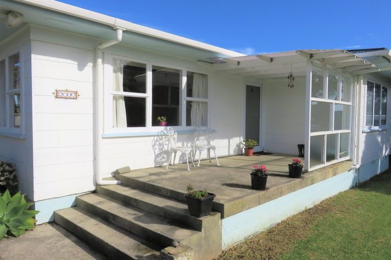Photo of property in 30 Sea View Road, Baylys Beach, Dargaville, 0377
