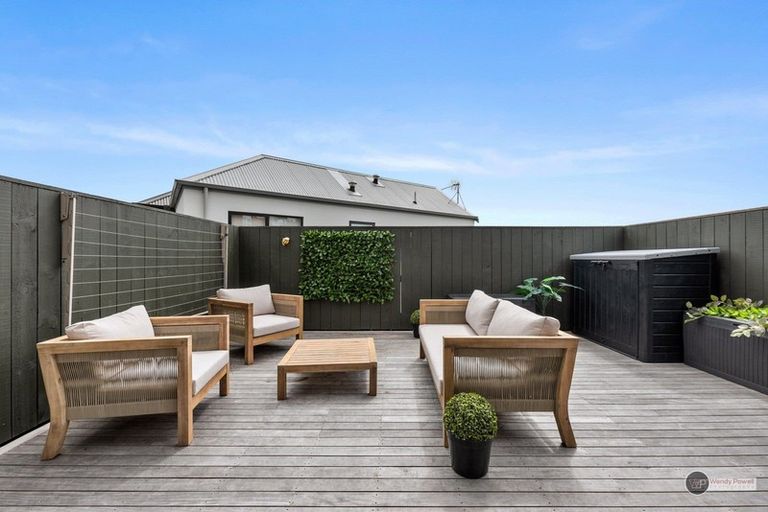 Photo of property in 15/6u Oswald Crescent, Paparangi, Wellington, 6037