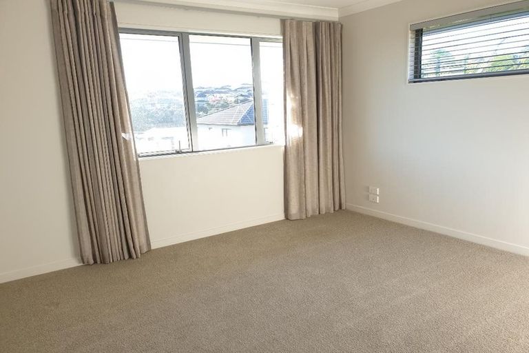 Photo of property in 5 Kelmore Place, Schnapper Rock, Auckland, 0632