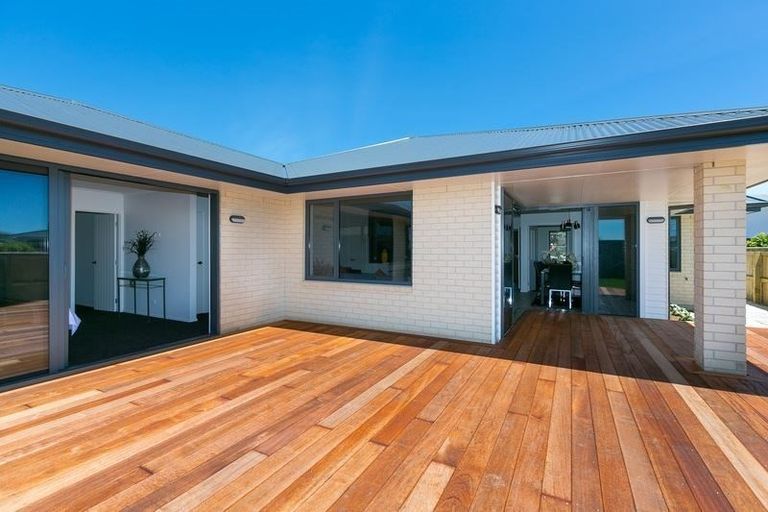Photo of property in 4 Ellesmere Avenue, Bell Block, New Plymouth, 4312