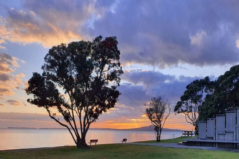 Photo of property in 88 Saddleback Rise, Murrays Bay, Auckland, 0630