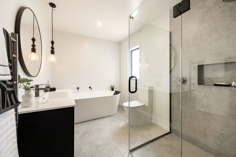 Photo of property in 37 Taahunui Rise, Peacocke, 3206