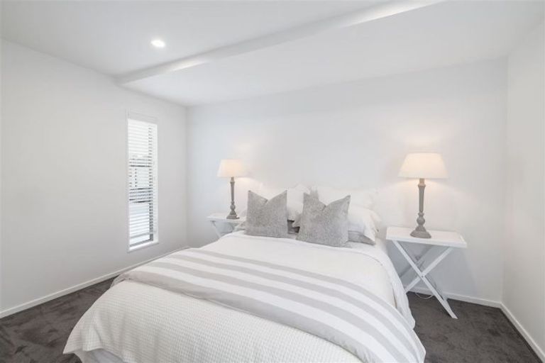 Photo of property in 2/204 Edgeware Road, Edgeware, Christchurch, 8013