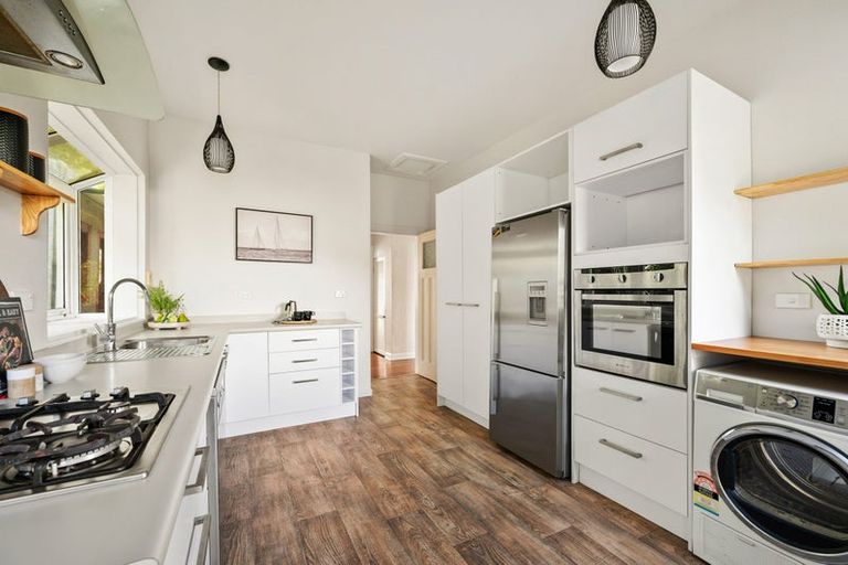 Photo of property in 162 Sutherland Road, Lyall Bay, Wellington, 6022