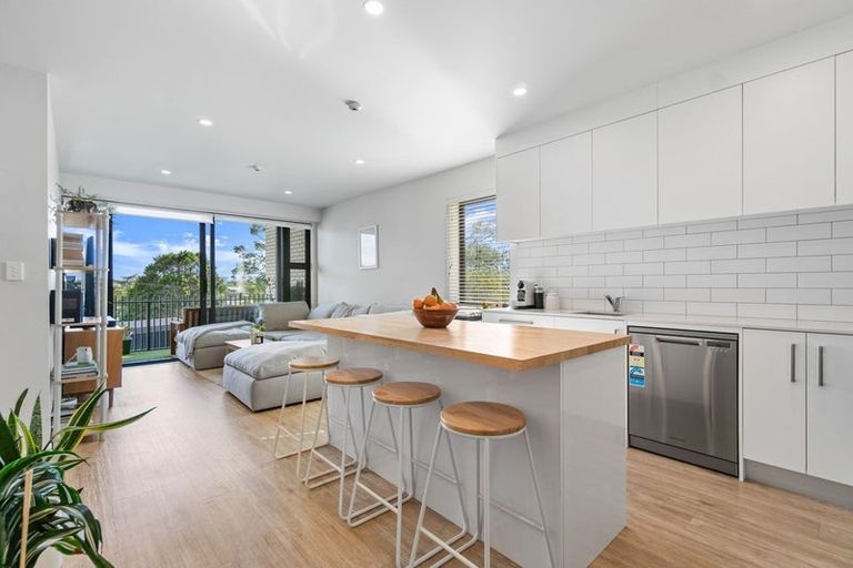 Photo of property in 110/165 Lake Road, Northcote, Auckland, 0627