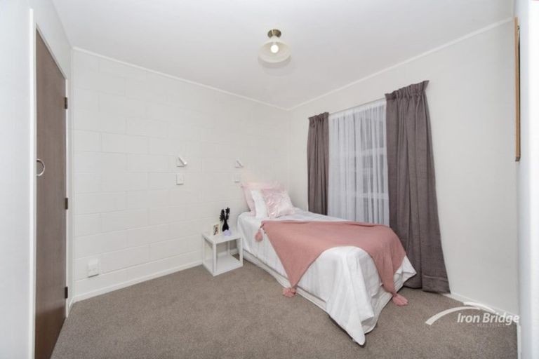 Photo of property in 3/34 Rewarewa Road, Te Atatu Peninsula, Auckland, 0610