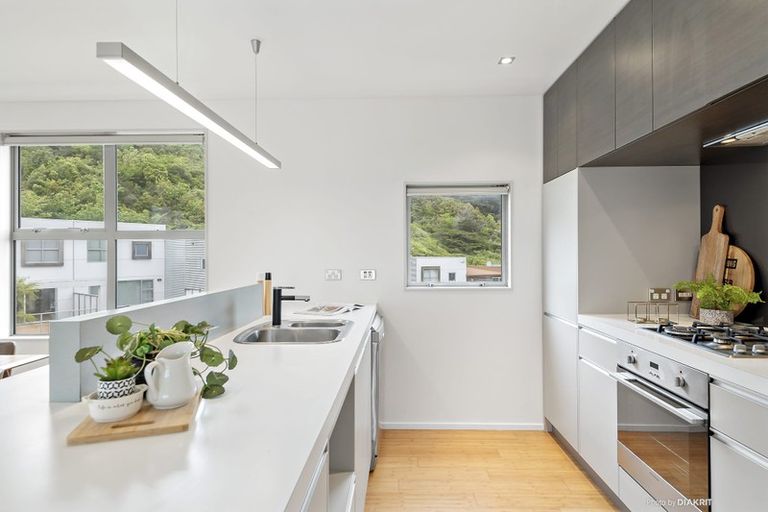 Photo of property in 65 Saddleback Grove, Karori, Wellington, 6012