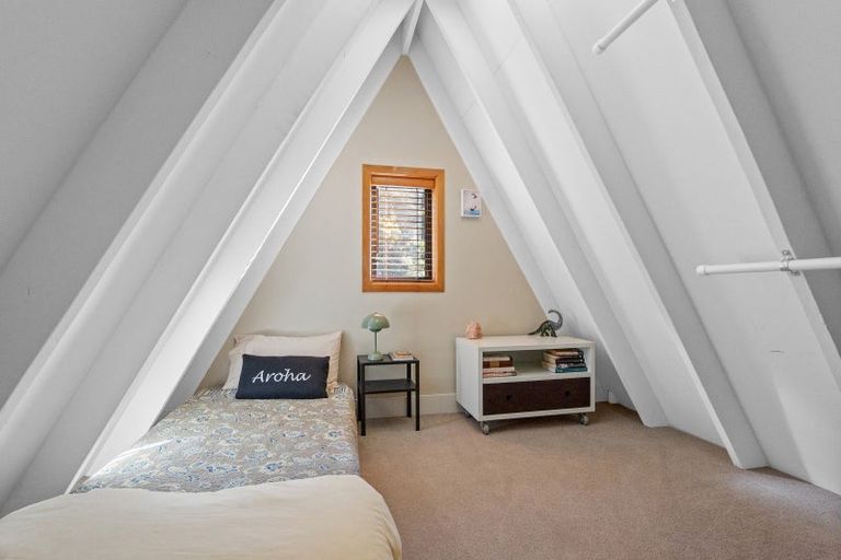 Photo of property in 10 Tuawera Terrace, Clifton, Christchurch, 8081