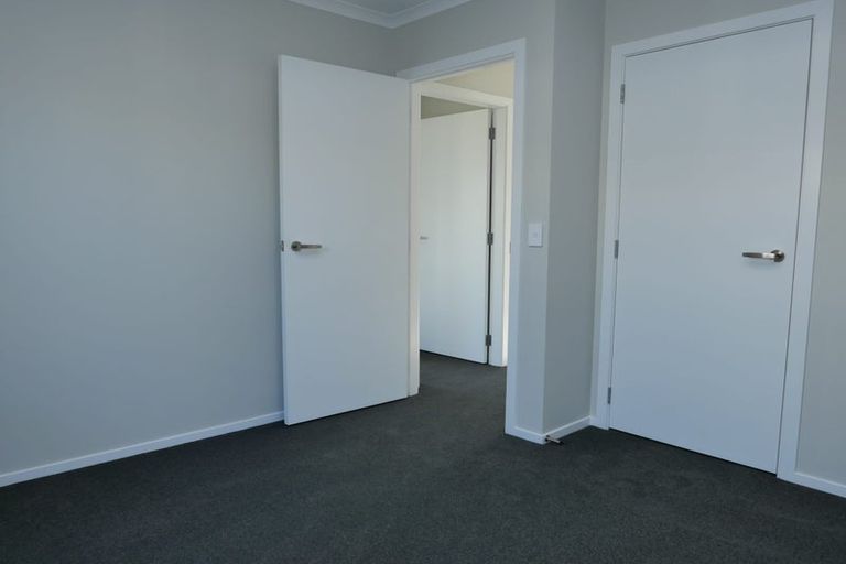Photo of property in 32 Koru Loop, Paraparaumu, 5032