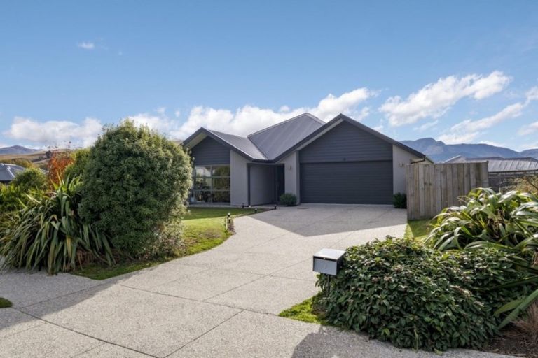 Photo of property in 9 Judge And Jury Drive, Lake Hayes, Queenstown, 9304