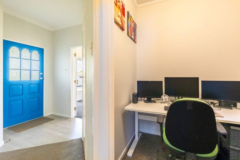 Photo of property in 114 Avondale Road, Taradale, Napier, 4112