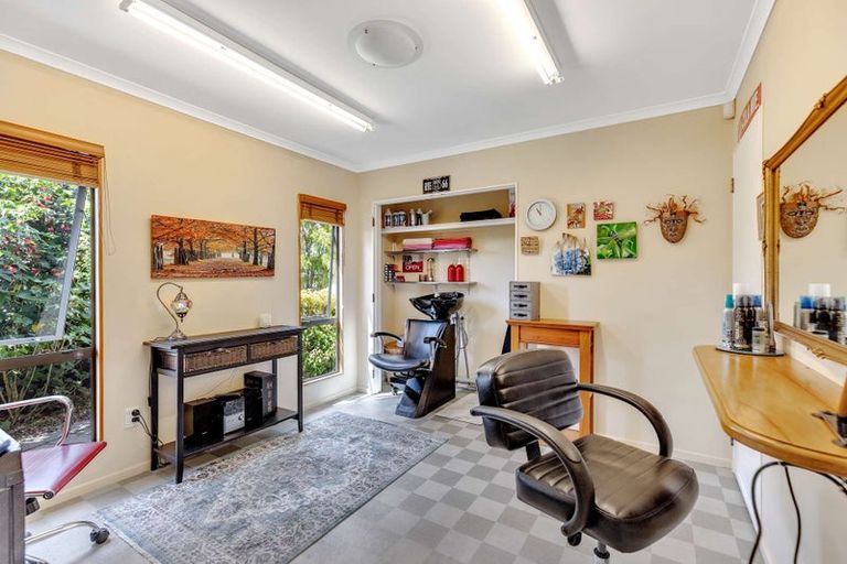 Photo of property in 44 Easton Way, Levin, 5510