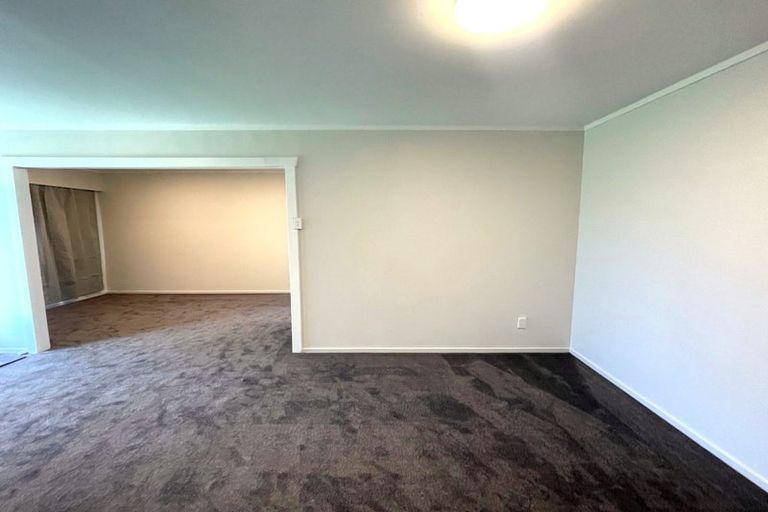 Photo of property in 1 Carbery Place, Manurewa, Auckland, 2102