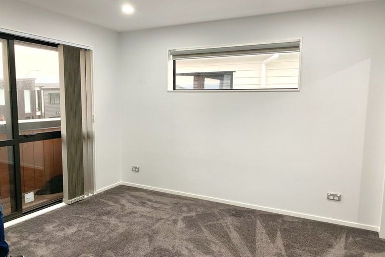 Photo of property in 8 Pihoihoi Place, Hobsonville, Auckland, 0616