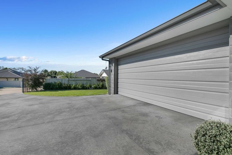 Photo of property in 8 Macloughlin Drive, Te Puke, 3119