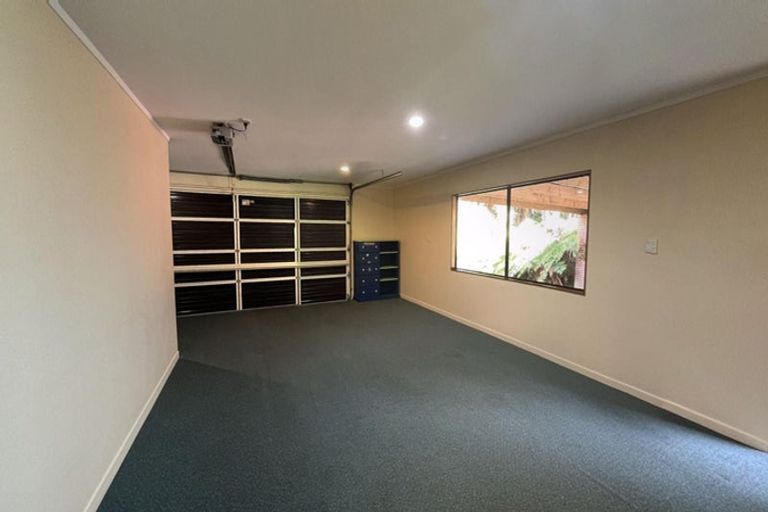 Photo of property in 24 Manu Grove, Waikanae, 5036