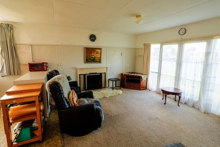 Photo of property in 32 Shortt Street, Foxton Beach, Foxton, 4815