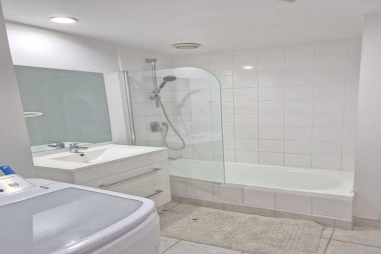 Photo of property in 3a/10 Crown Lynn Place, New Lynn, Auckland, 0600