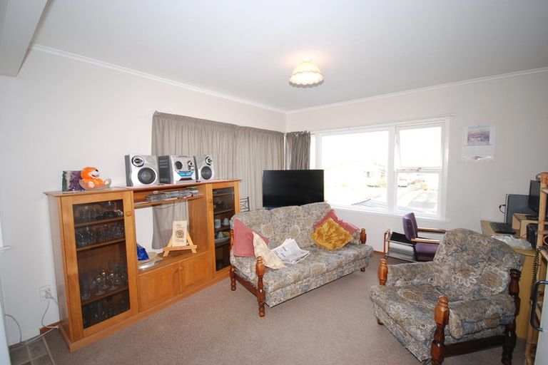 Photo of property in 11 Helleur Road, Massey, Auckland, 0614