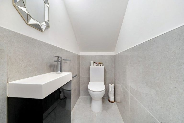 Photo of property in 2 Dewan Lane, Papatoetoe, Auckland, 2025