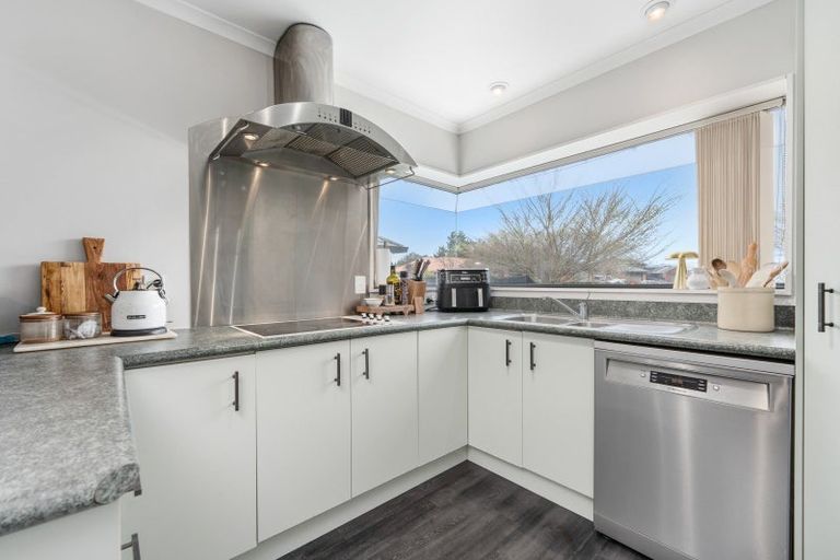 Photo of property in 10 Parnell Heights Drive, Kelvin Grove, Palmerston North, 4414