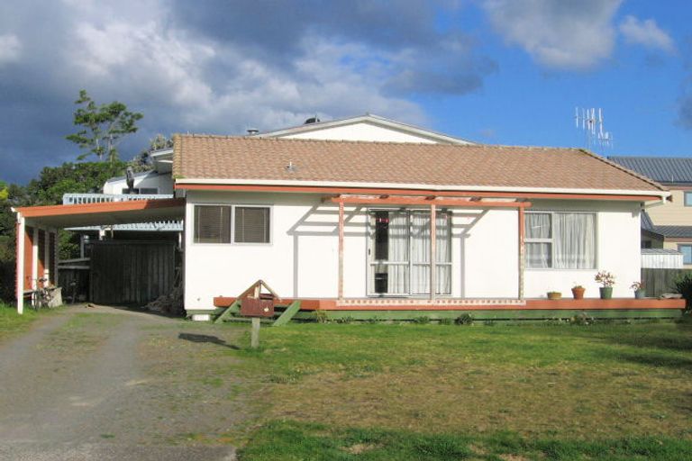 Photo of property in 105 Apperly Street, Whangamata, 3620
