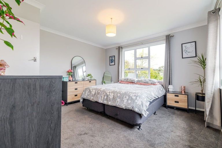 Photo of property in 4 Eton Place, Terrace End, Palmerston North, 4410