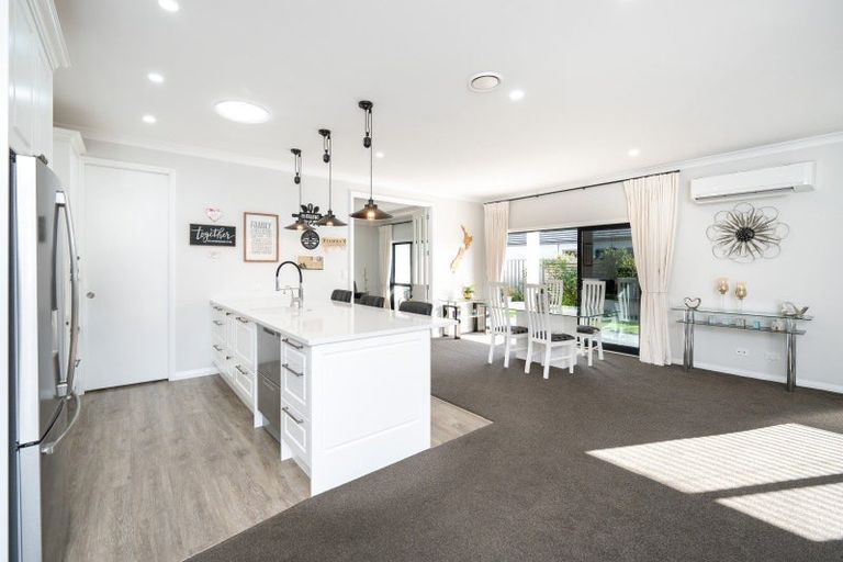 Photo of property in 10 Ruahine Road, Poraiti, Napier, 4112