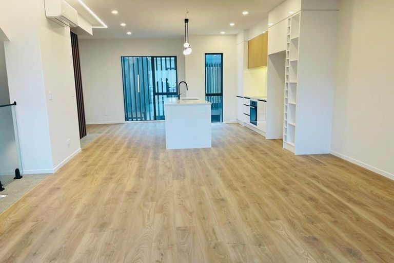 Photo of property in 20 Mina Way, Browns Bay, Auckland, 0630