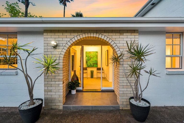 Photo of property in 3/4 Frater Avenue, Milford, Auckland, 0620