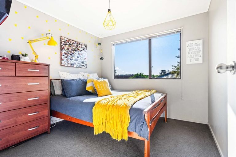 Photo of property in 24 Hassan Drive, Massey, Auckland, 0614