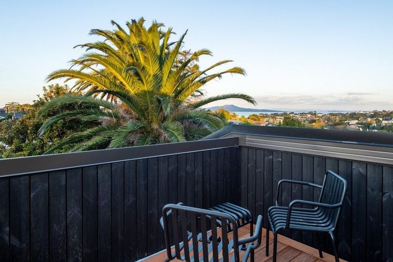 Photo of property in 12a Kowhai Road, Campbells Bay, Auckland, 0630