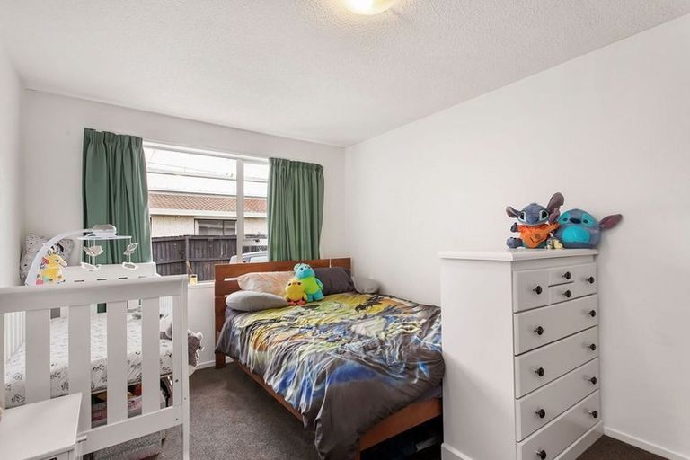 Photo of property in 20 Chipping Lane, Redwood, Christchurch, 8051