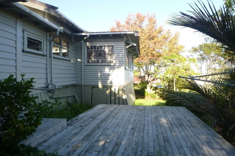 Photo of property in 2 Gow Street, Helensville, 0800