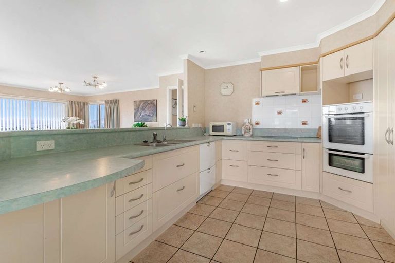 Photo of property in 22 Cobbe Place, Pomare, Rotorua, 3015