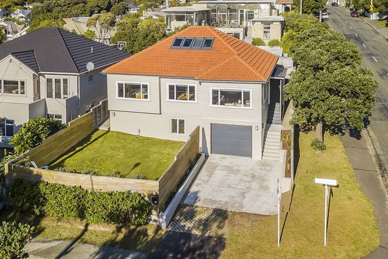 Photo of property in 16 Burnham Street, Seatoun, Wellington, 6022